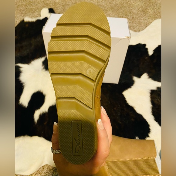 Athlefit wedge boots size 8. Brand New! - Picture 3 of 5